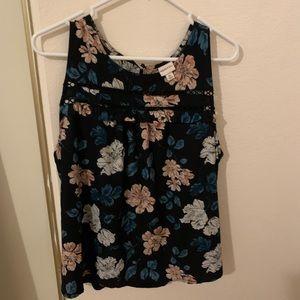 Sleeveless blouse back is cotton stretch material! Great flower pattern! XL